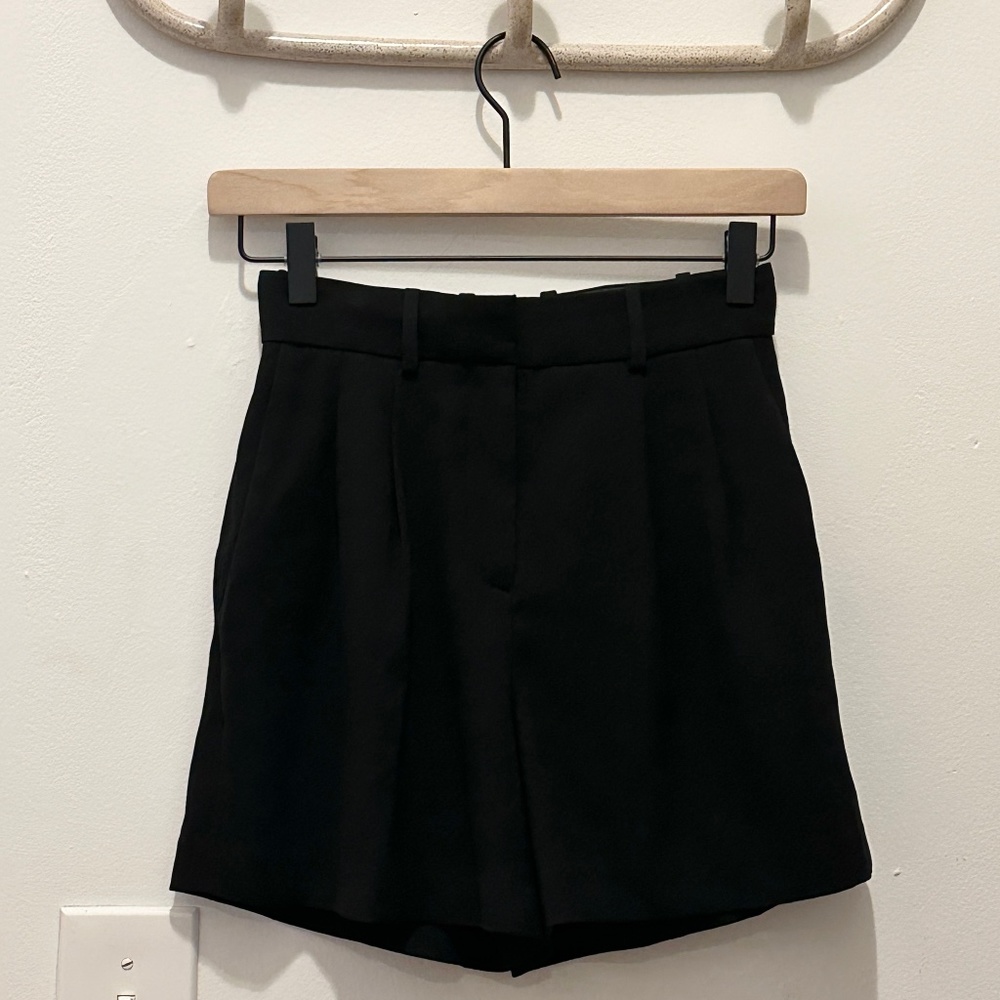 Babaton Agency 5" Short
